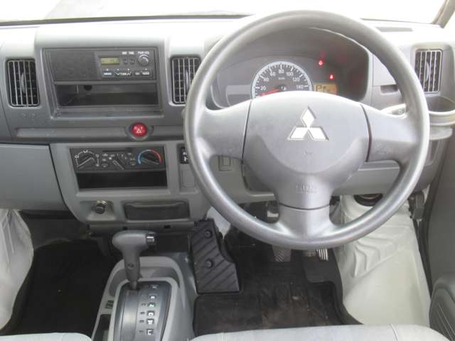 Mitsubishi Minicab Van 12