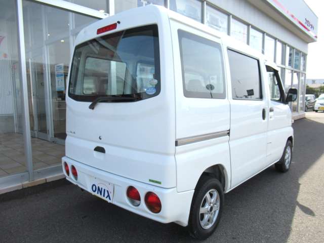 Mitsubishi Minicab Van 6