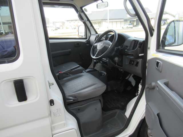 Mitsubishi Minicab Van 9