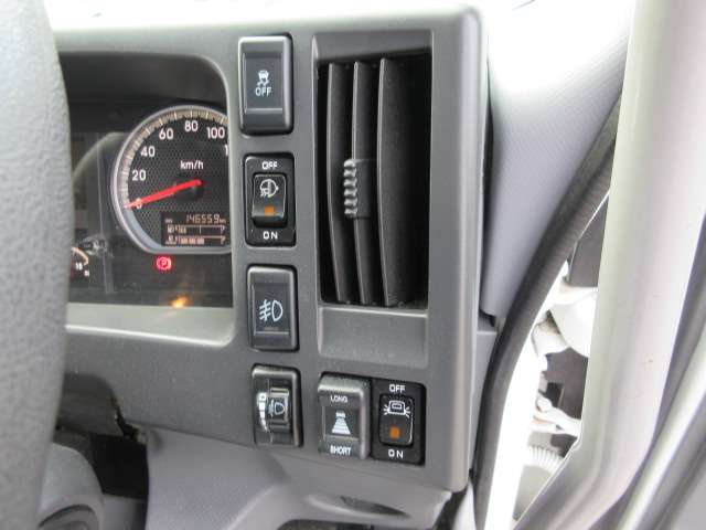 Isuzu Forward 11