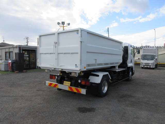 Isuzu Forward 4