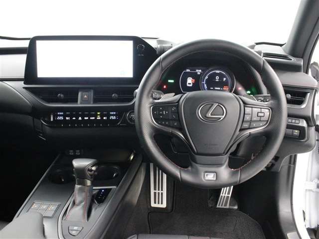 Lexus UX 6