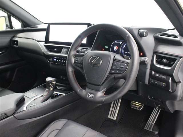 Lexus UX 7