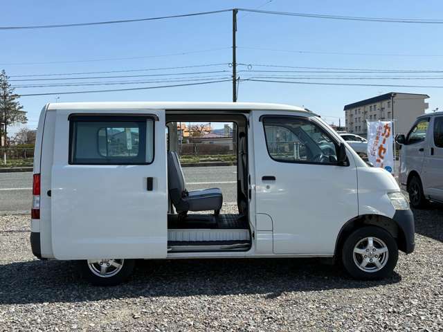 Toyota Light Ace Van 12