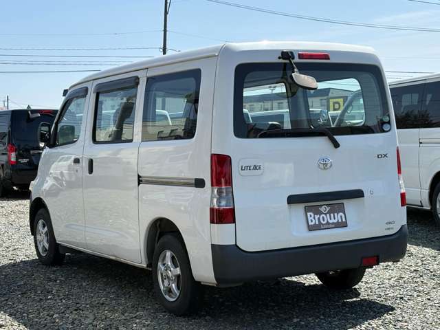 Toyota Light Ace Van 4