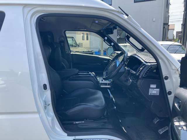 Toyota Hiace 11