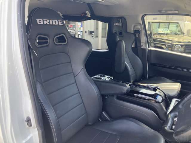 Toyota Hiace 5