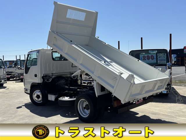 Isuzu Elf 7