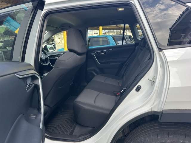 Toyota RAV4 6