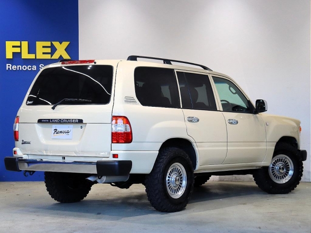 Toyota Land Cruiser 100 11