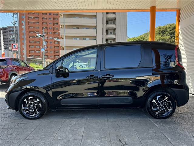 Toyota Sienta 12