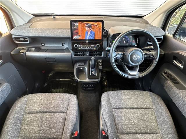 Toyota Sienta 2