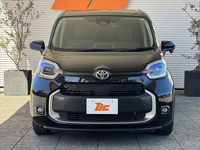 Toyota Sienta 9