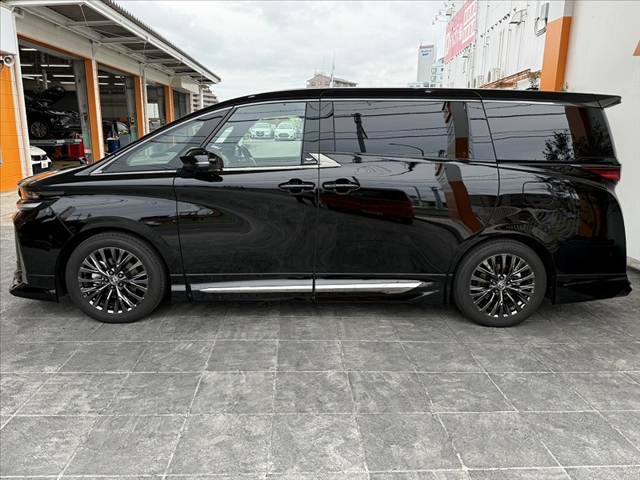 Toyota Vellfire 12