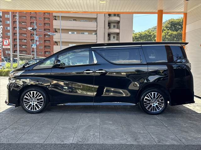 Toyota Vellfire 11