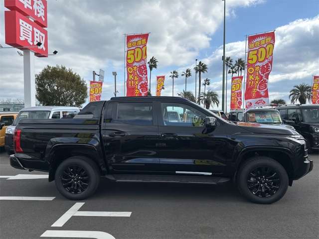 Mitsubishi Triton 12