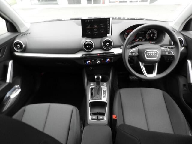 Audi Q2 11