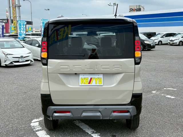 Mitsubishi Delica Mini 10