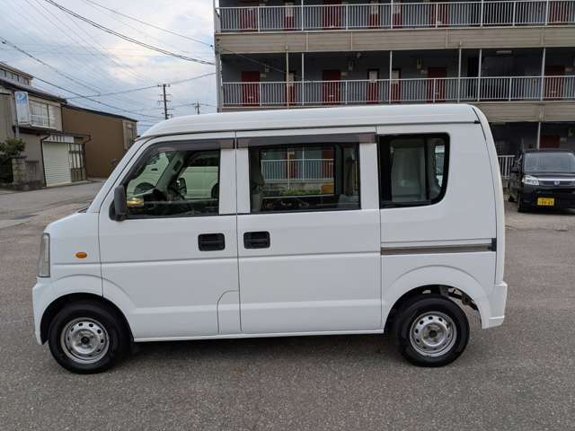 Nissan NV100 Clipper 4