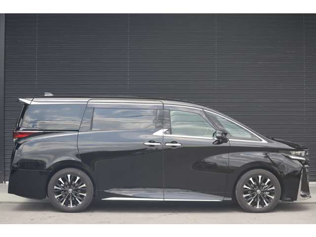 Toyota Vellfire 3
