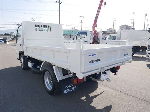 Isuzu Elf 3