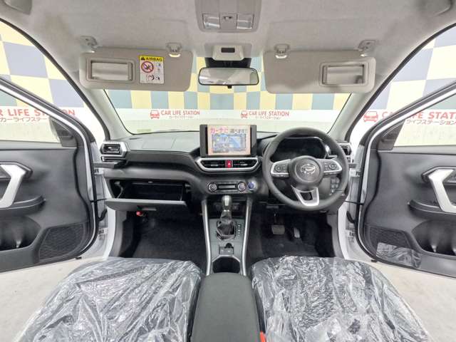 Daihatsu Rocky 9