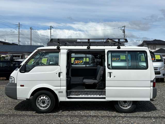 Nissan Vanette 6