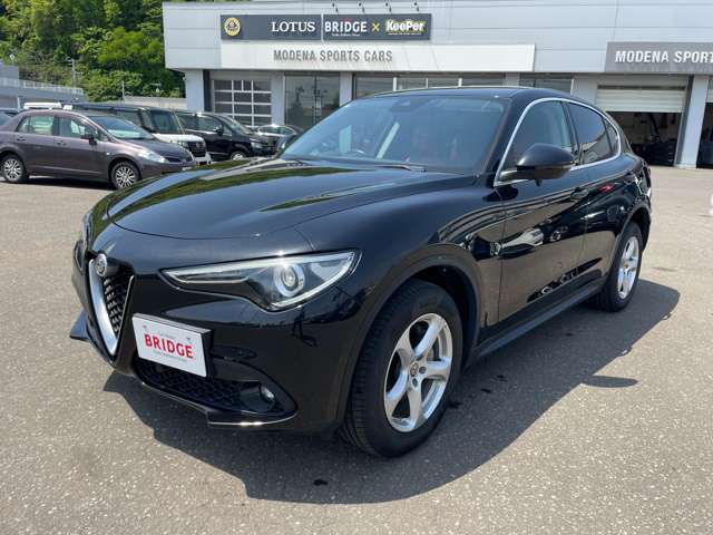 Alfa Romeo Stelvio 4
