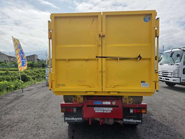 Mitsubishi Fuso Canter 4