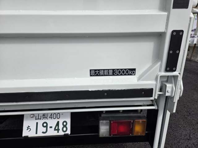 Isuzu Elf 4