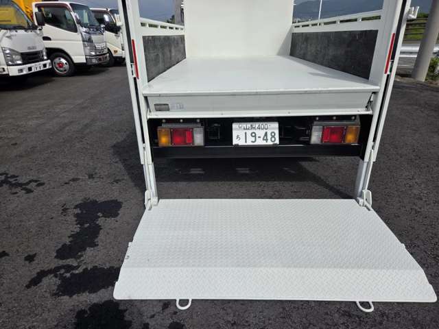 Isuzu Elf 8