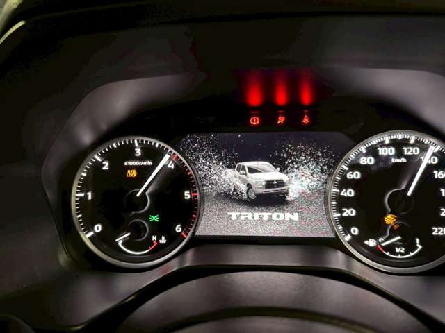 Mitsubishi Triton 10
