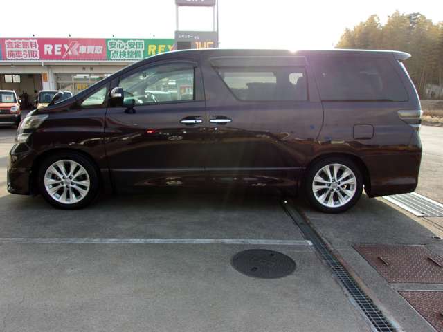 Toyota Vellfire 2