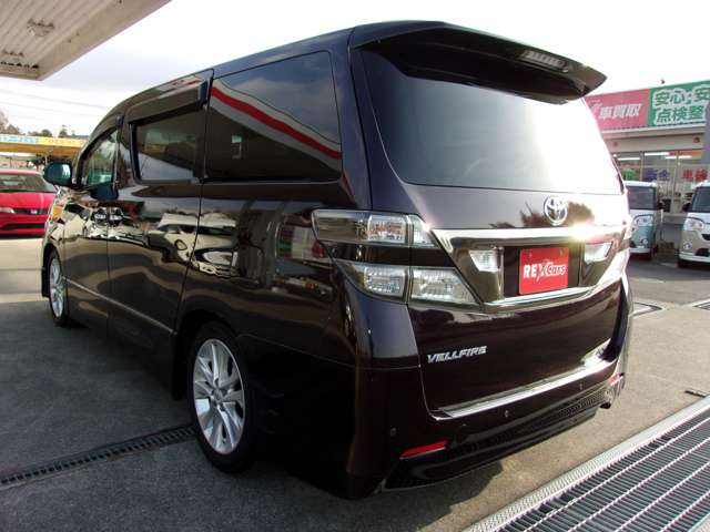 Toyota Vellfire 3