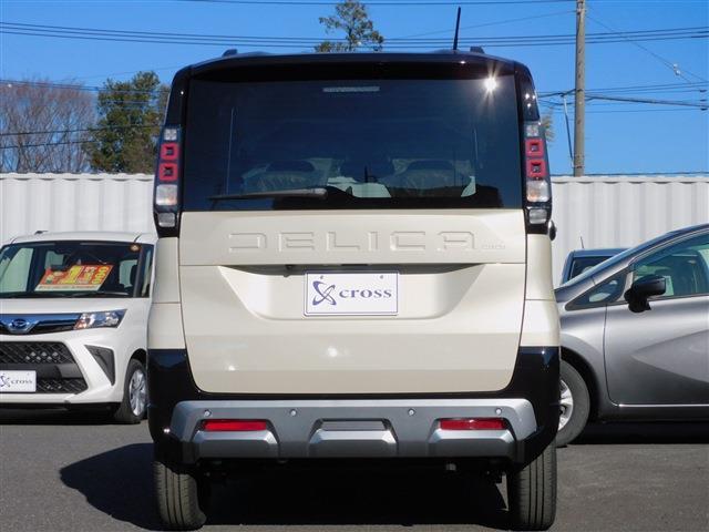 Mitsubishi Delica Mini 10