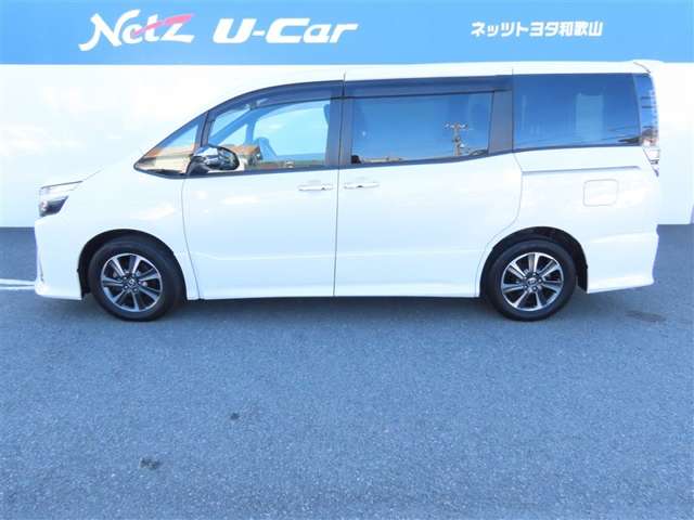 Toyota Voxy 7