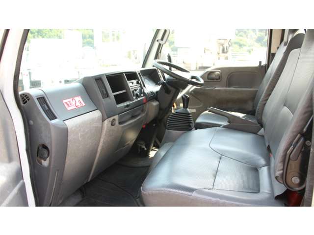 Isuzu Elf 12