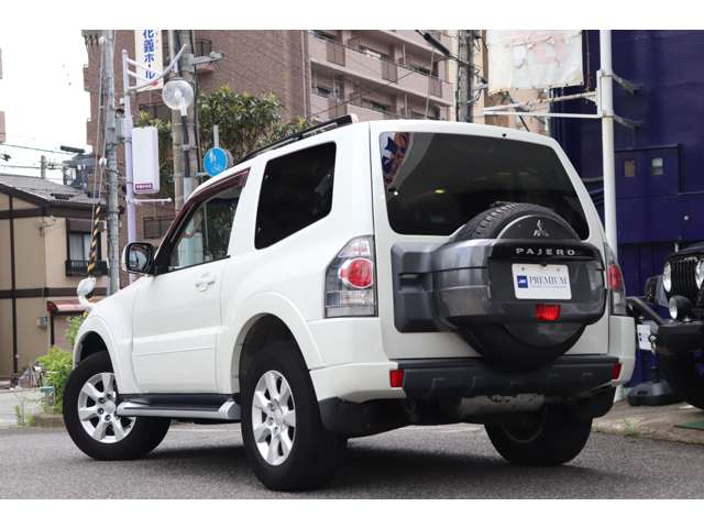 Mitsubishi Pajero 10