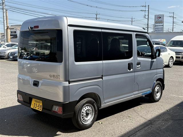 Daihatsu Hijet Cargo 5