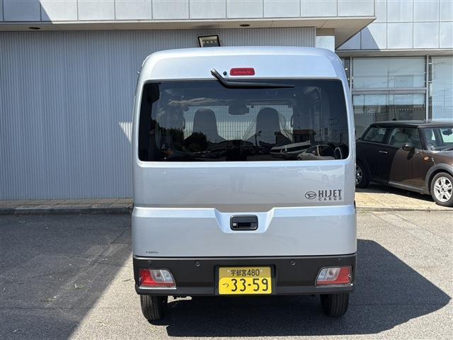 Daihatsu Hijet Cargo 6