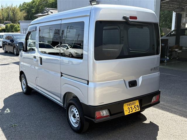 Daihatsu Hijet Cargo 7
