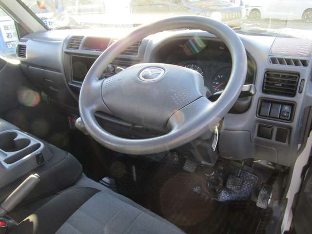 Mazda Bongo Truck 5