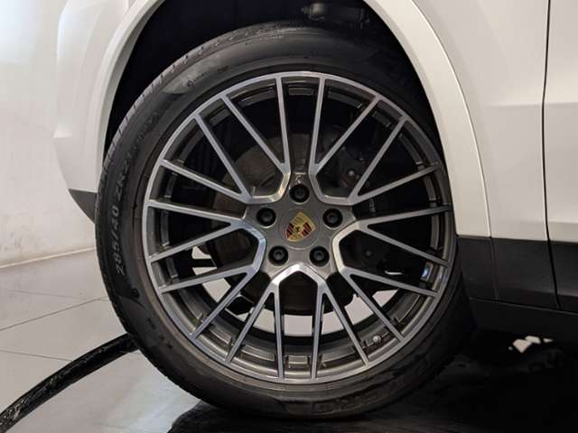 Porsche Cayenne Coupe 12