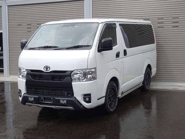 Toyota Hiace Van 7