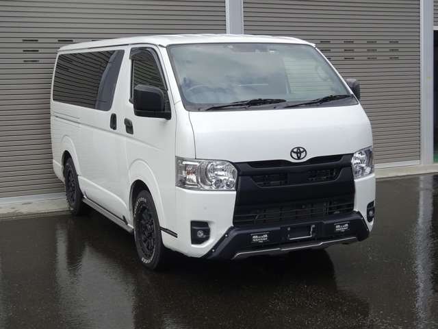 Toyota Hiace Van 9