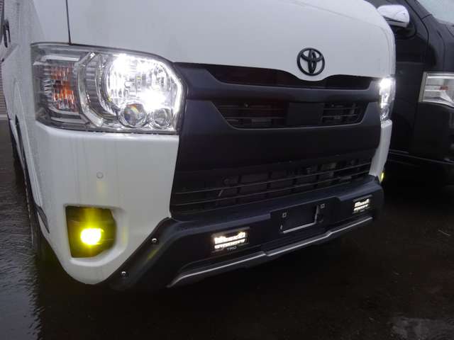 Toyota Hiace Van 10