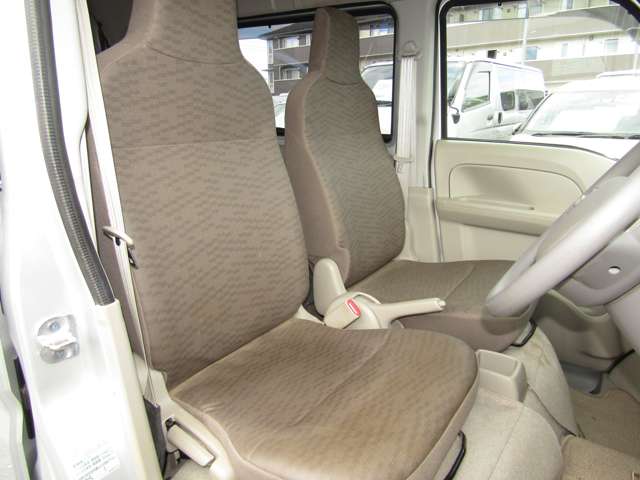 Nissan NV100 Clipper 6