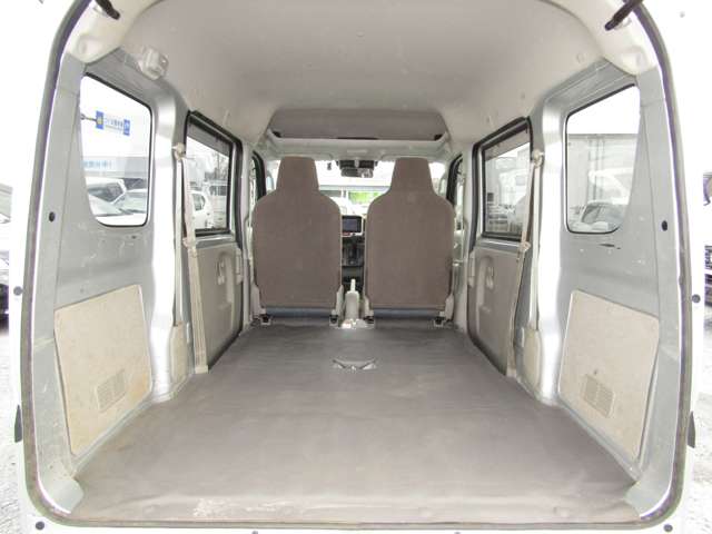 Nissan NV100 Clipper 10
