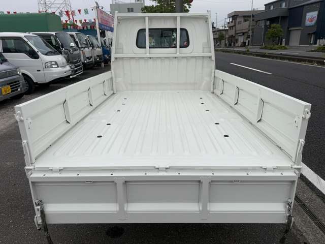 Mazda Bongo Truck 12