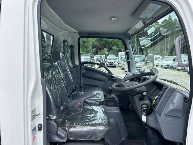 Isuzu Elf 12